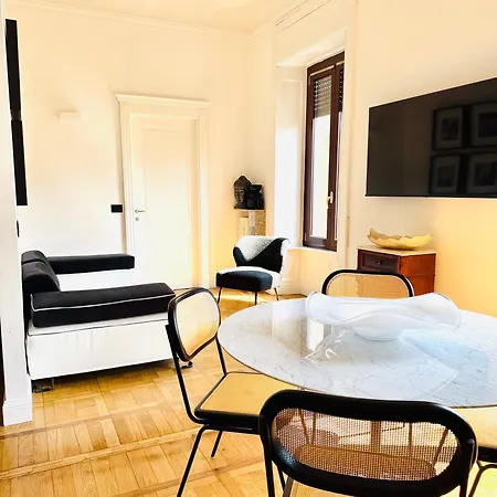 Comecasa 10 Min Walk From Duomo And Policlinico Mangiagalli Milan Exterior photo