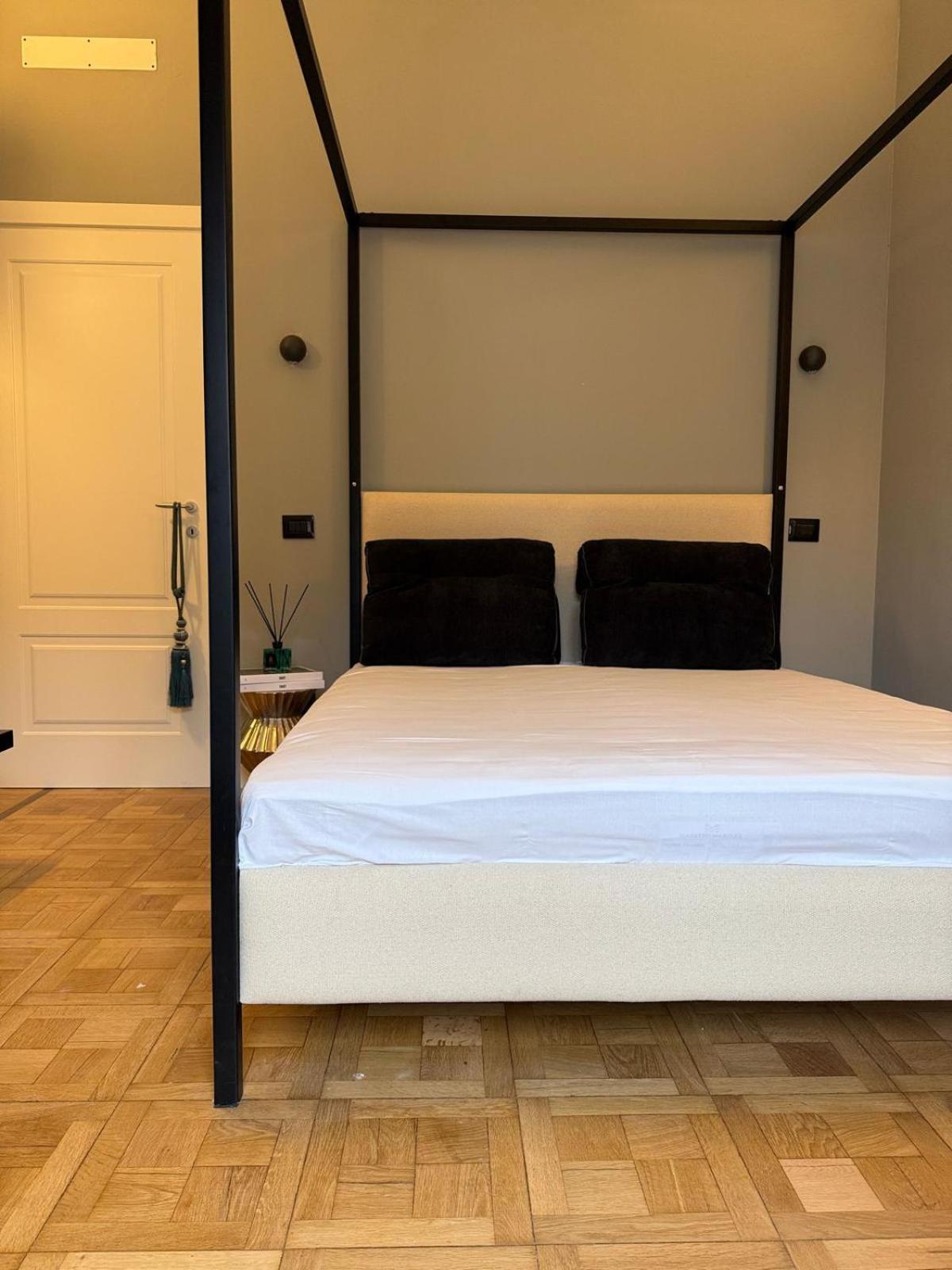 Comecasa 10 Min Walk From Duomo And Policlinico Mangiagalli Apartment Mailand