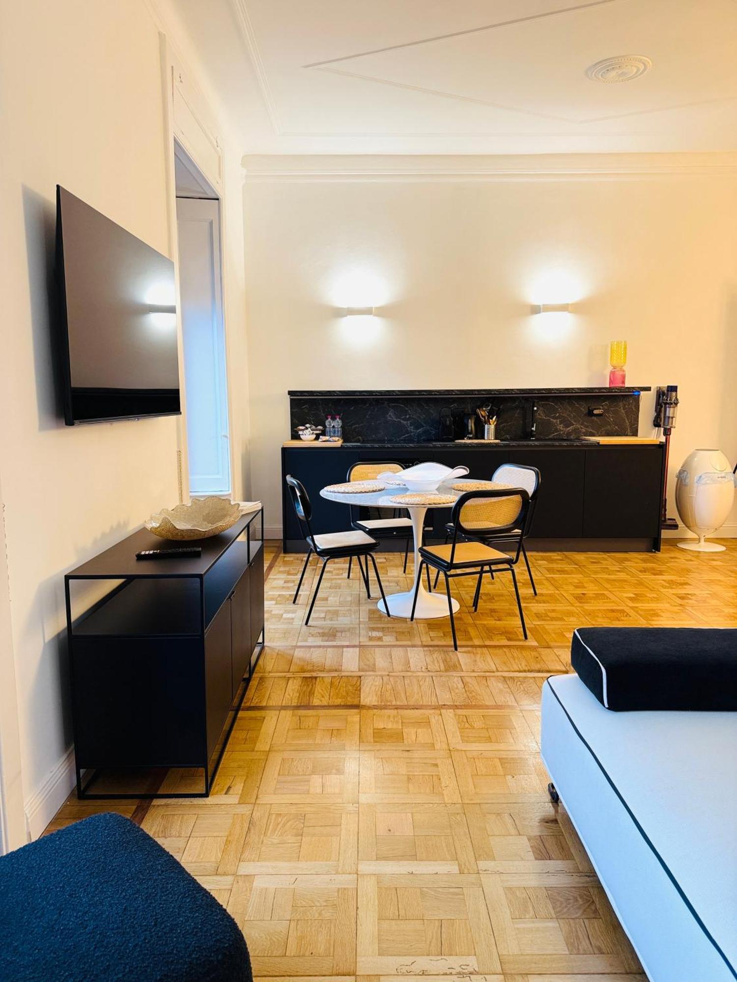 Apartment Comecasa 10 Min Walk From Duomo And Policlinico Mangiagalli Mailand